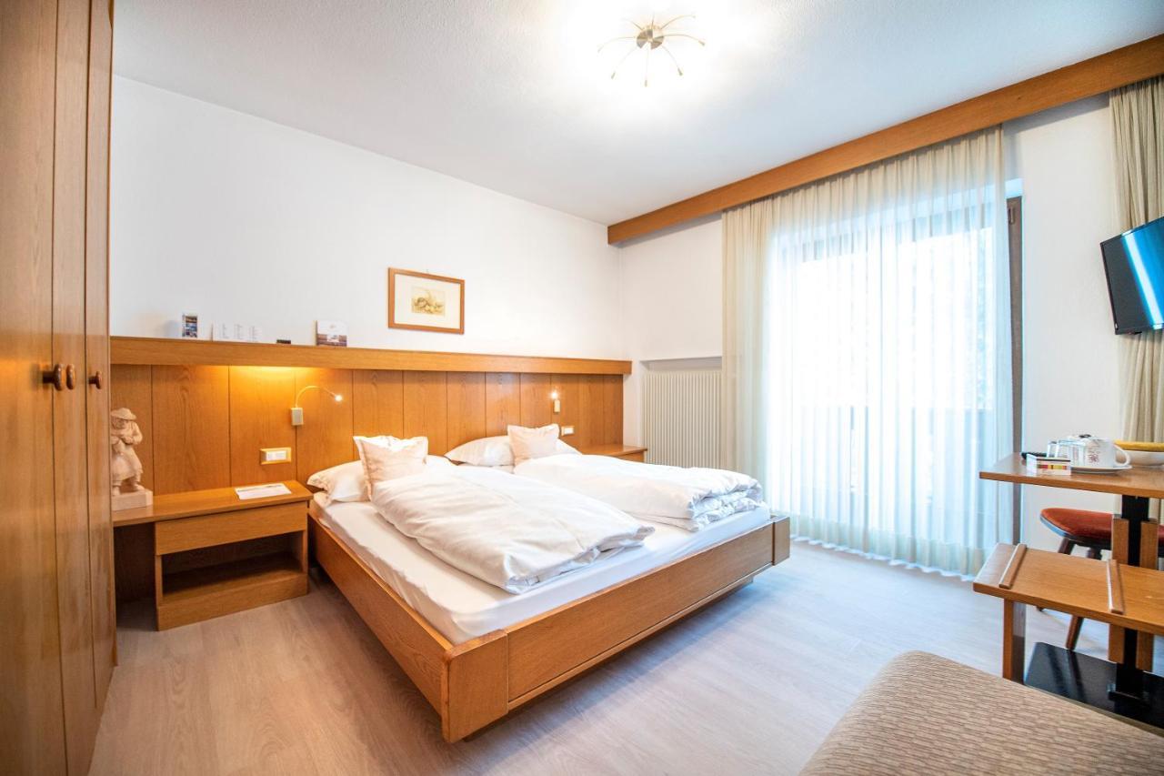 Garni Bondi Bed & Breakfast Selva di Val Gardena Exterior photo